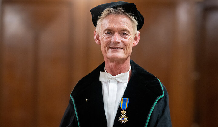 Professor Ad de Jongh ontvangt koninklijke onderscheiding bij afscheidscollege